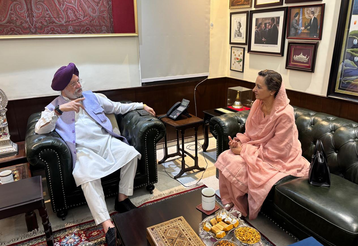 ਬੀਬੀ ਅਮਨਜੋਤ ਕੌਰ ਰਾਮੂੰਵਾਲੀਆ ਵੱਲੋਂ ਕੇਂਦਰੀ ਮੰਤਰੀ ਹਰਦੀਪ ਸਿੰਘ ਪੁਰੀ ਨਾਲ ਮੀਟਿੰਗ